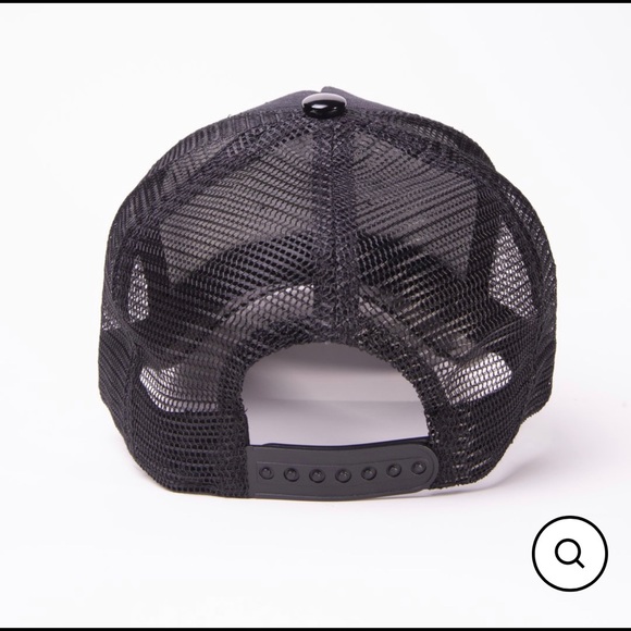 GOLD STAR CARTOON TRUCKER HAT - Picture 2 of 3